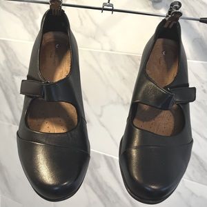 Clark’s Mary Jane Black Heels